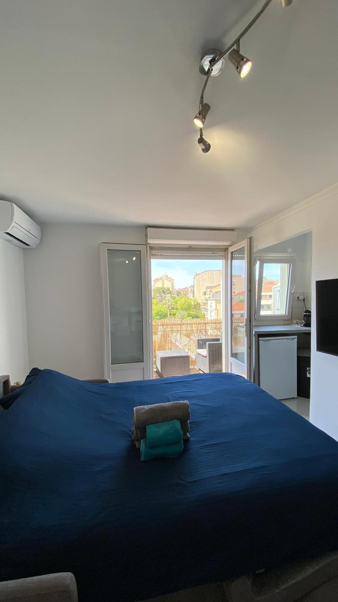 Superbe Studio Proche Palais Et Plages A Pieds Cannes Esterno foto